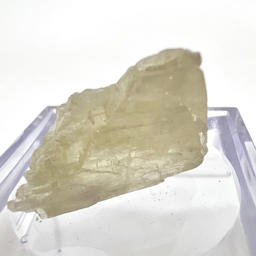 HIDD4 Hiddenite