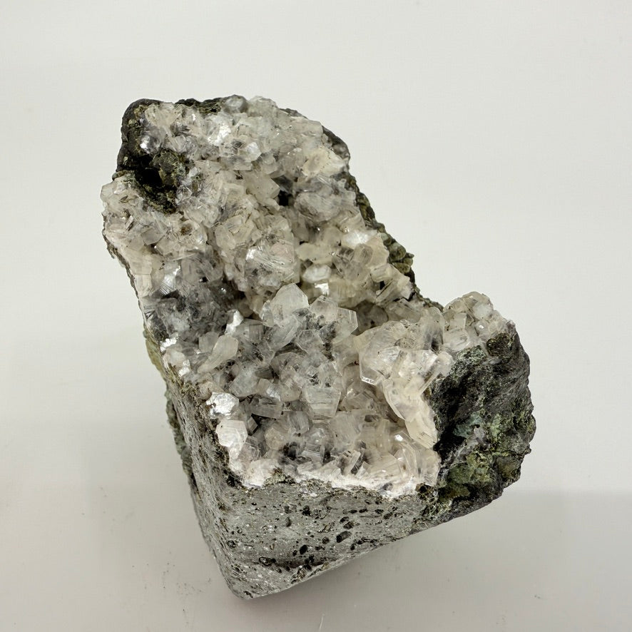 CHALBLA3 Chalcedony, black