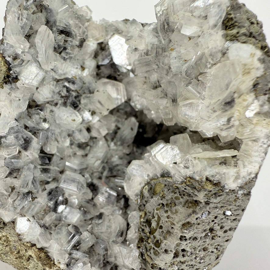 CHALBLA2 Chalcedony, black