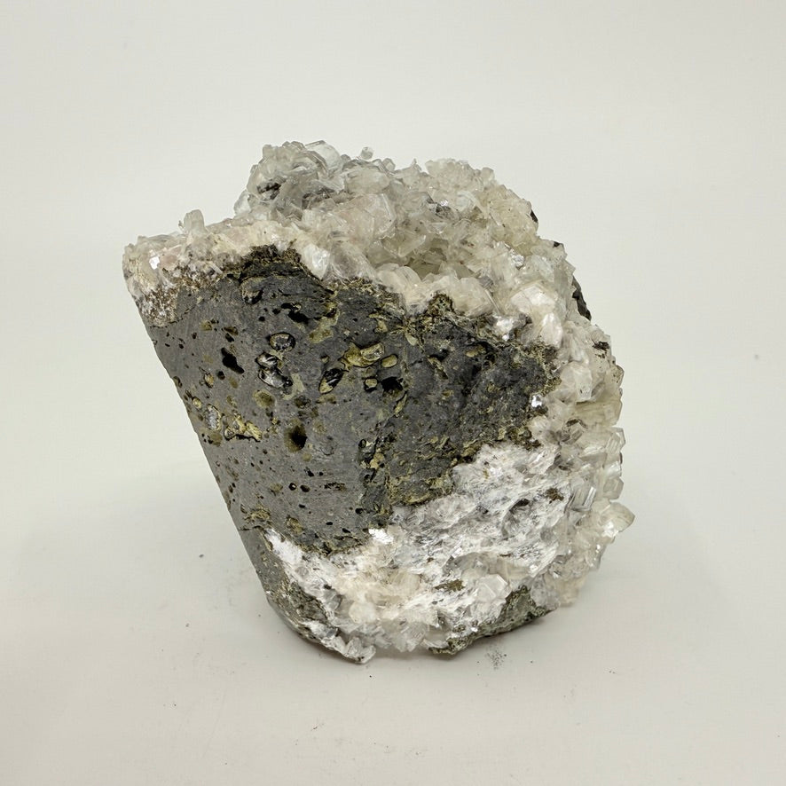 CHALBLA7 Chalcedony, black