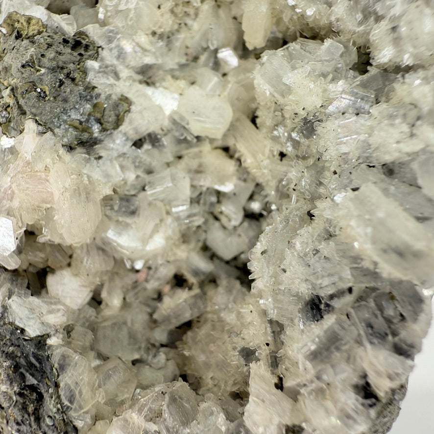 CHALBLA1 Chalcedony, black