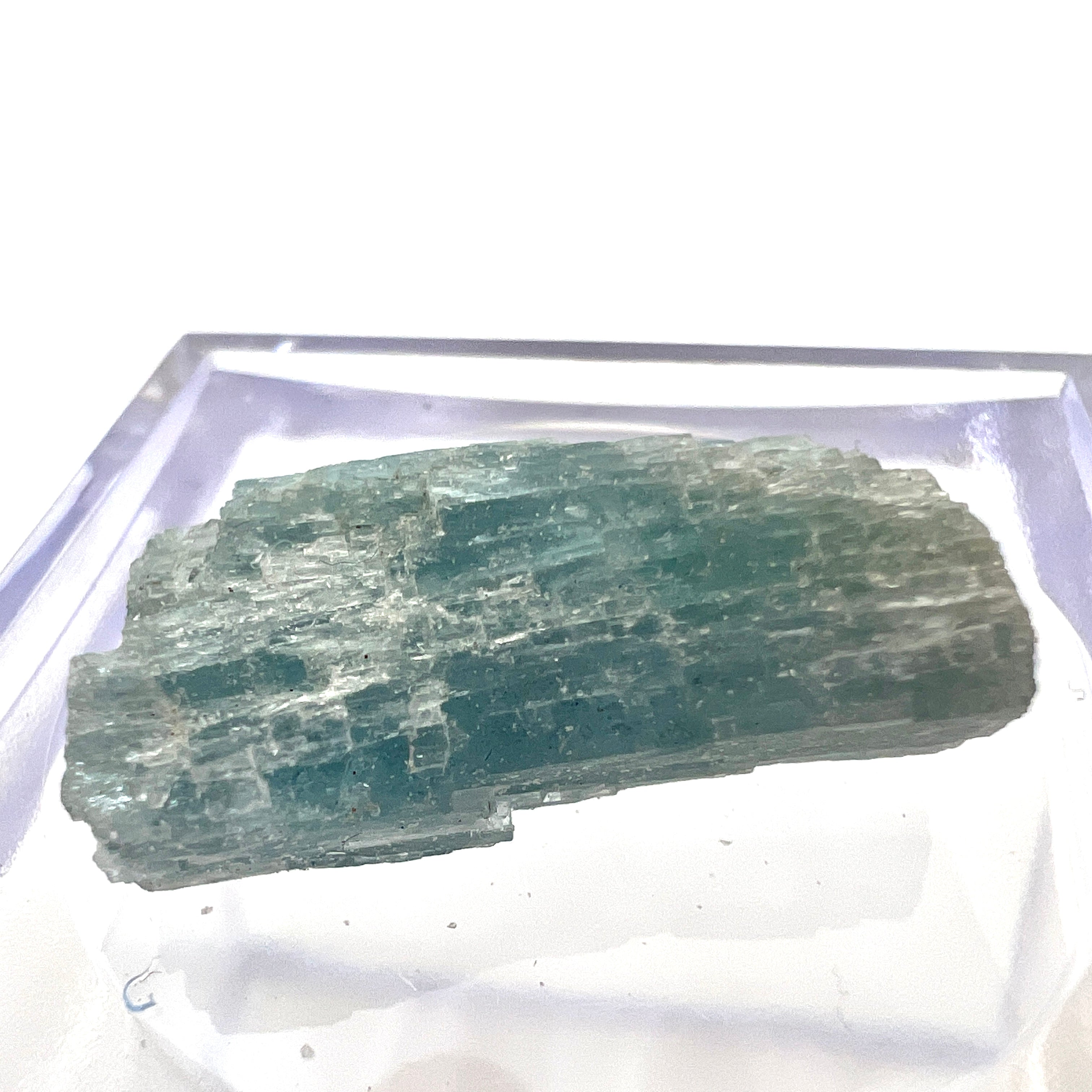 Aquamarine crystals – IKYAstore