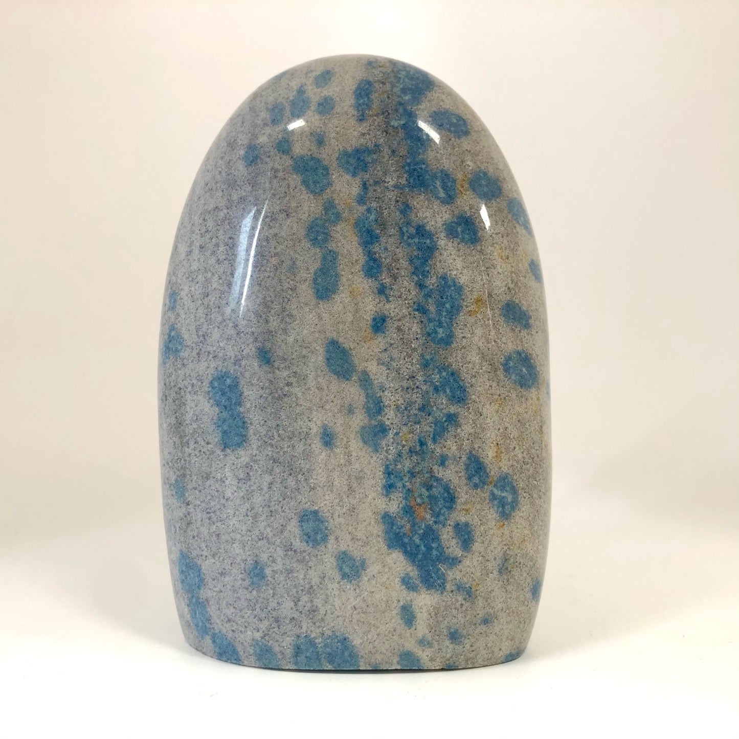 K2-3 K2 azurite in granite